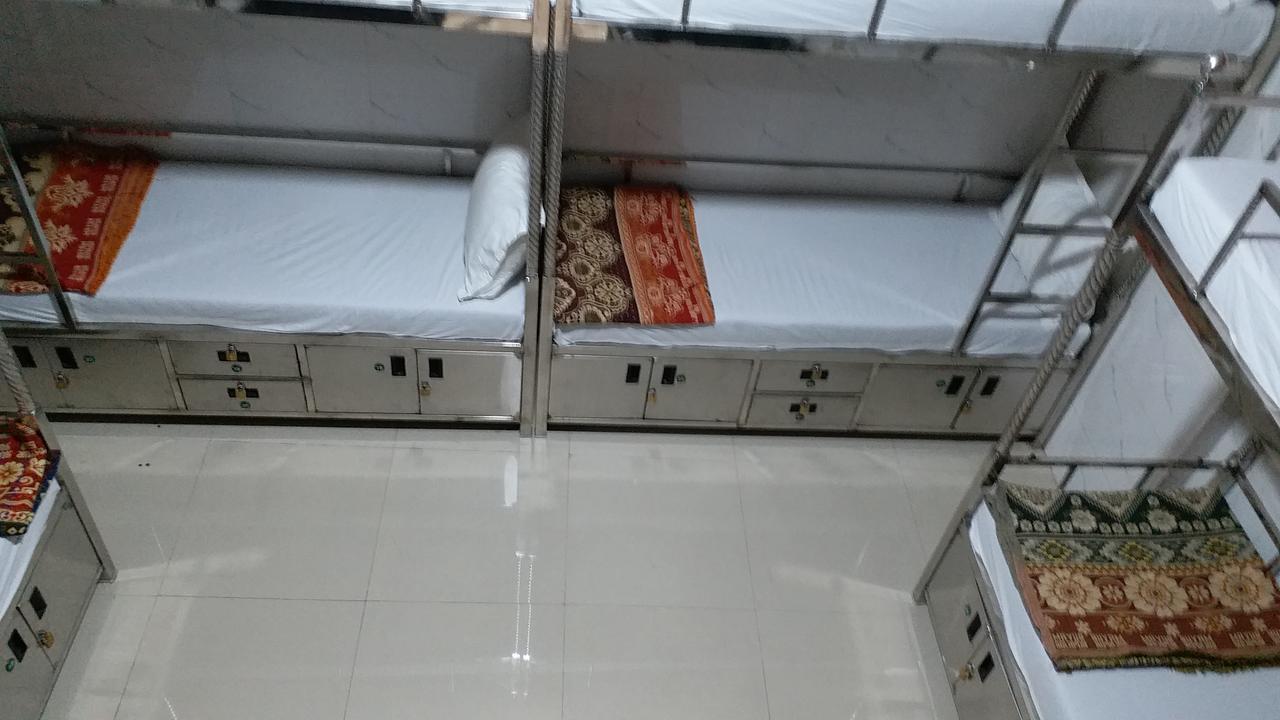 One Step Hostel Mumbai  Buitenkant foto